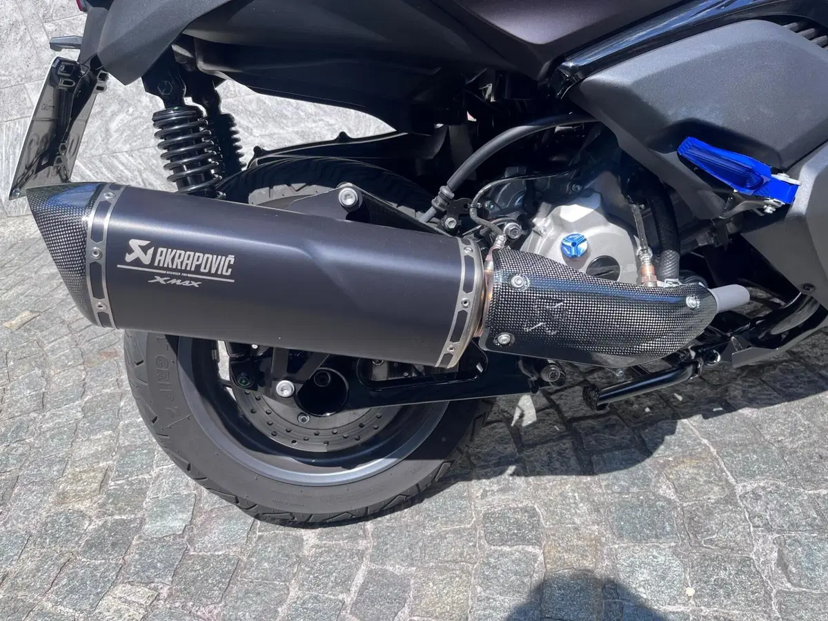 Yamaha X-Max 300 Tech Max+ (2025 - 26) (5)