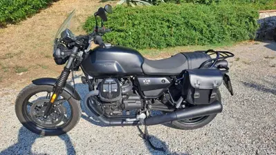 Moto Guzzi V7 Stone (2021 - 24) usata