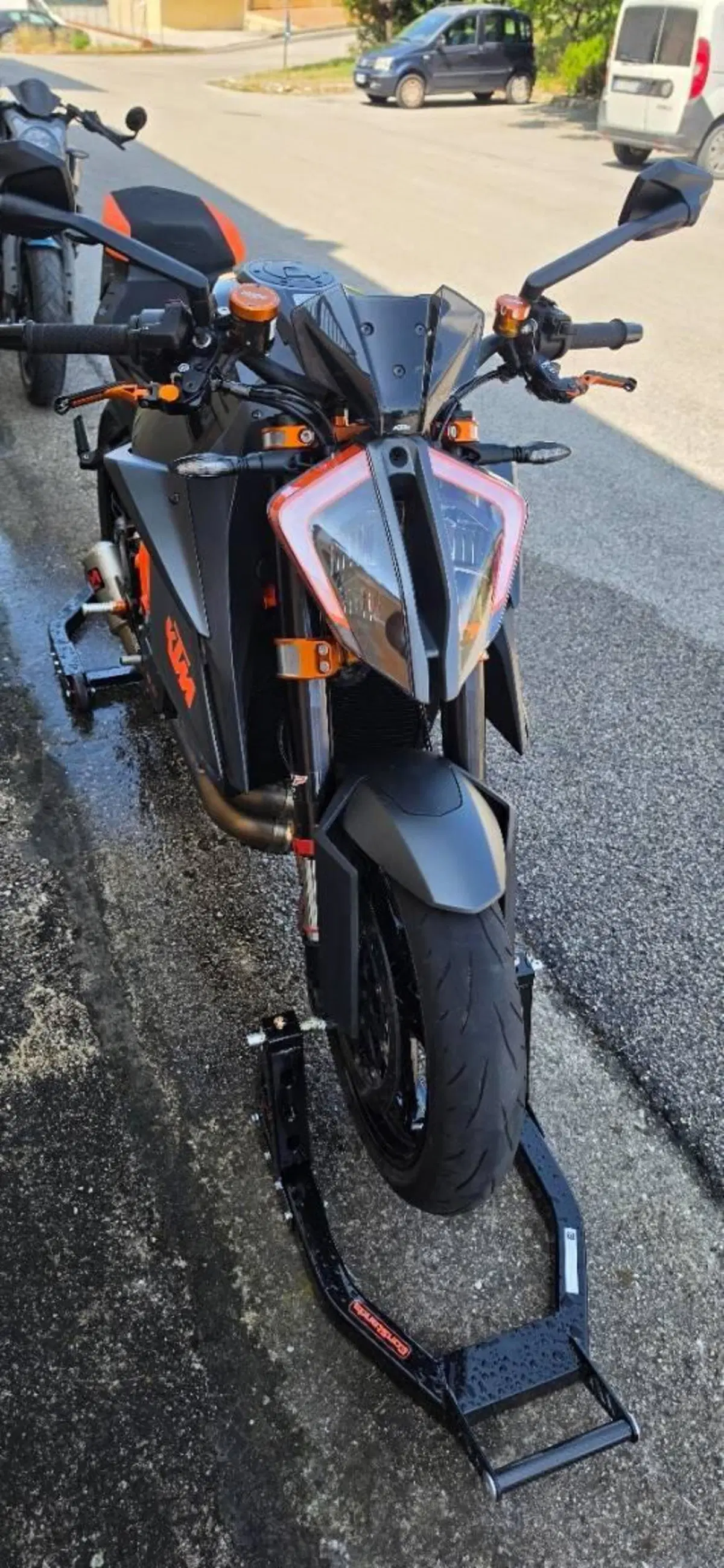 KTM 1290 Super Duke R (2021) (2)