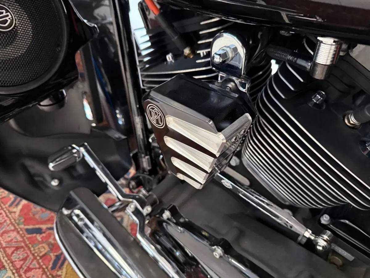 Harley-Davidson 1800 Road King (2012 - 13) - FLHRSE (15)