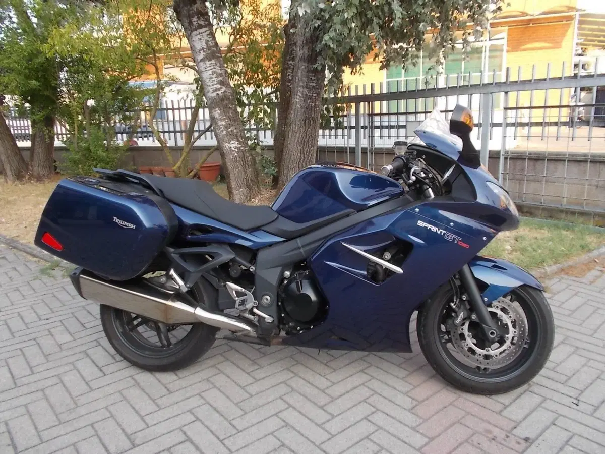 Triumph Sprint 1050 GT ABS (2010 - 2013)