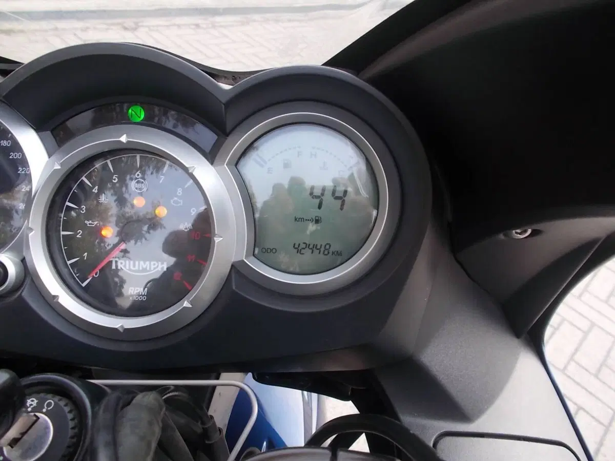 Triumph Sprint 1050 GT ABS (2010 - 2013) (3)