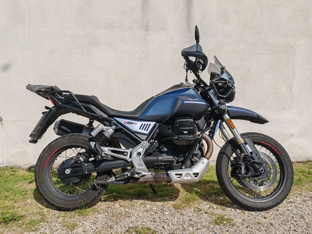 Moto Guzzi V85 TT (2019 - 20) (2)