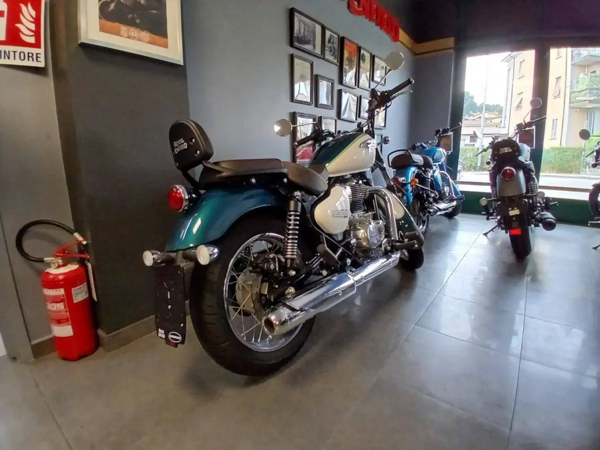 Royal Enfield Meteor 350 Aurora (2024 - 26) (2)