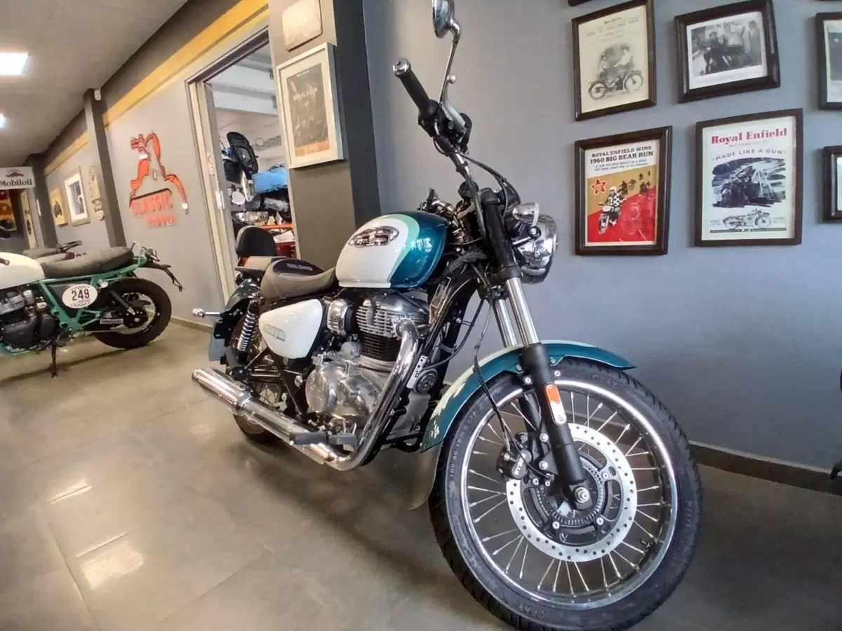 Royal Enfield Meteor 350 Aurora (2024 - 26) (3)