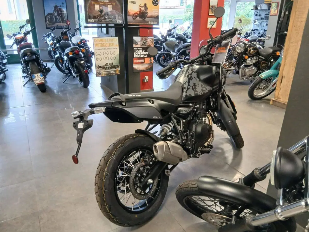 Royal Enfield Himalayan 450 Mana Black (2026) (3)