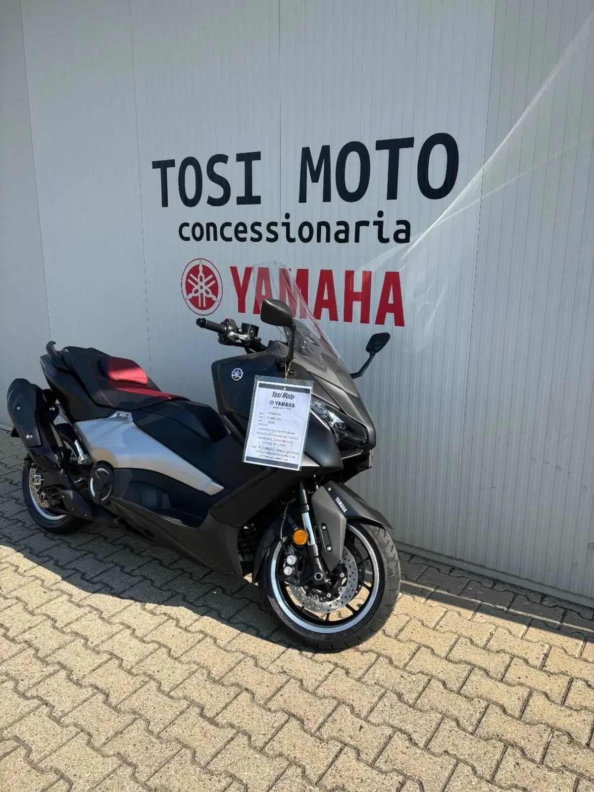 Yamaha T-Max 560 25th Anniversary (2026) (2)