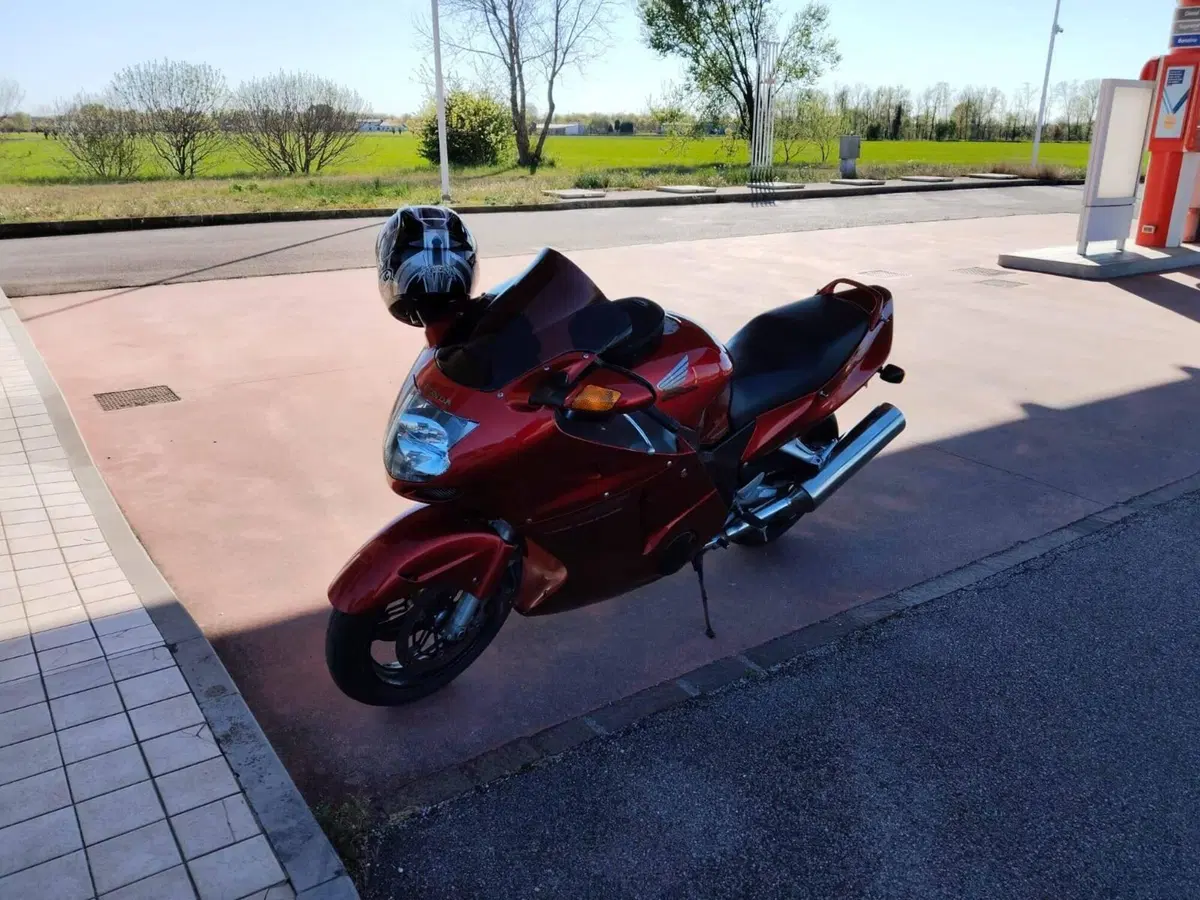Honda CBR 1100 XX Superblackbird (1996 - 98)