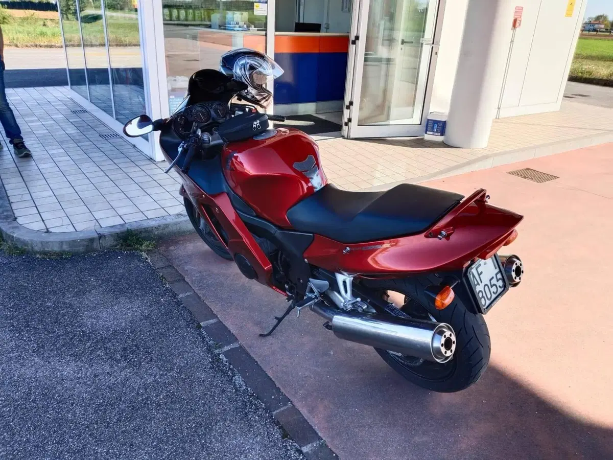 Honda CBR 1100 XX Superblackbird (1996 - 98) (4)