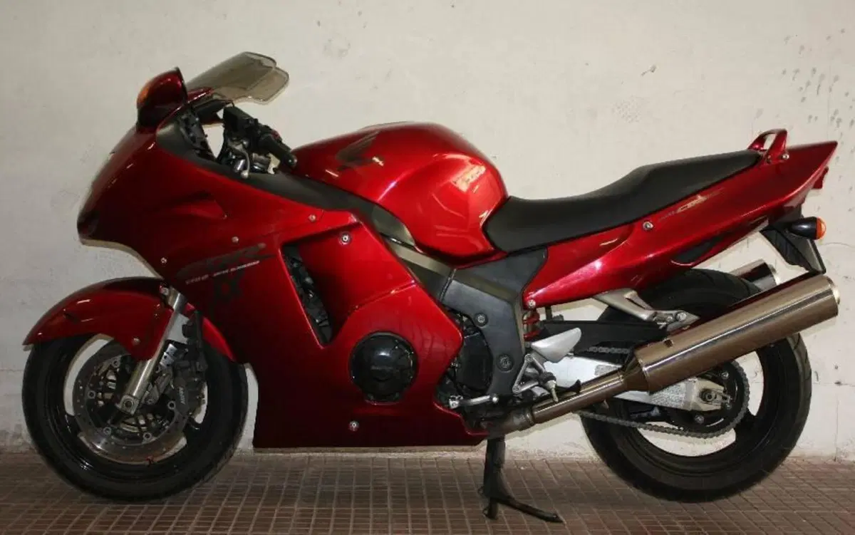 Honda CBR 1100 XX Superblackbird (1996 - 98) (5)