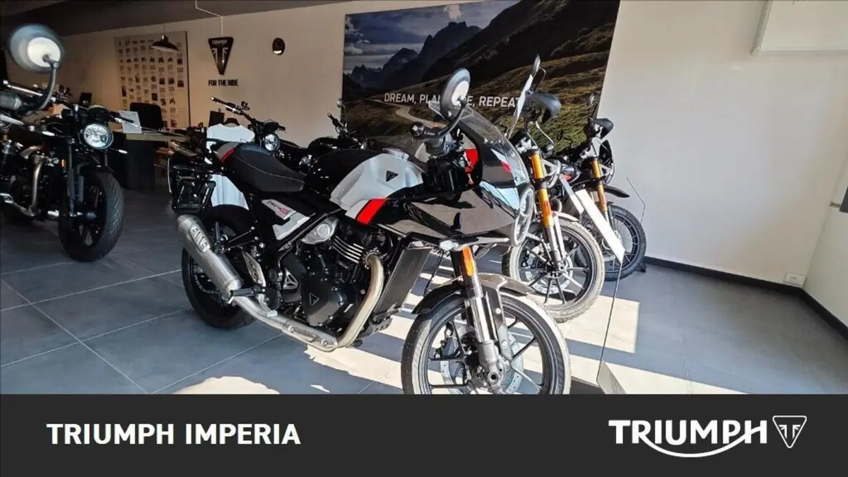 Triumph Thruxton 400 (2026) (2)