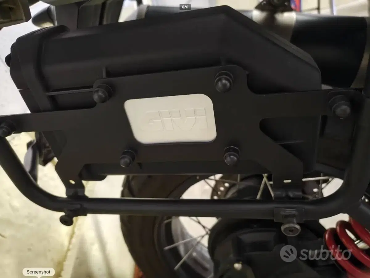 Moto Guzzi V85 TT Travel (2021 - 23) (6)