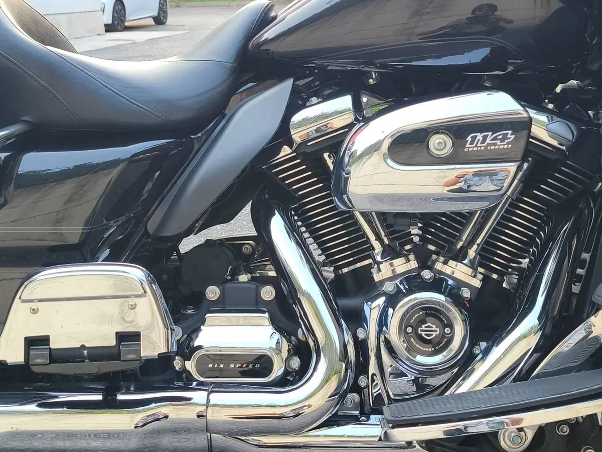 Harley-Davidson 114 Road Glide Ultra (2019) - FLTRXU (11)
