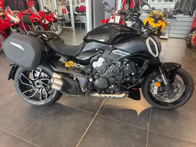 Ducati Diavel V4 (2023 - 26) usata