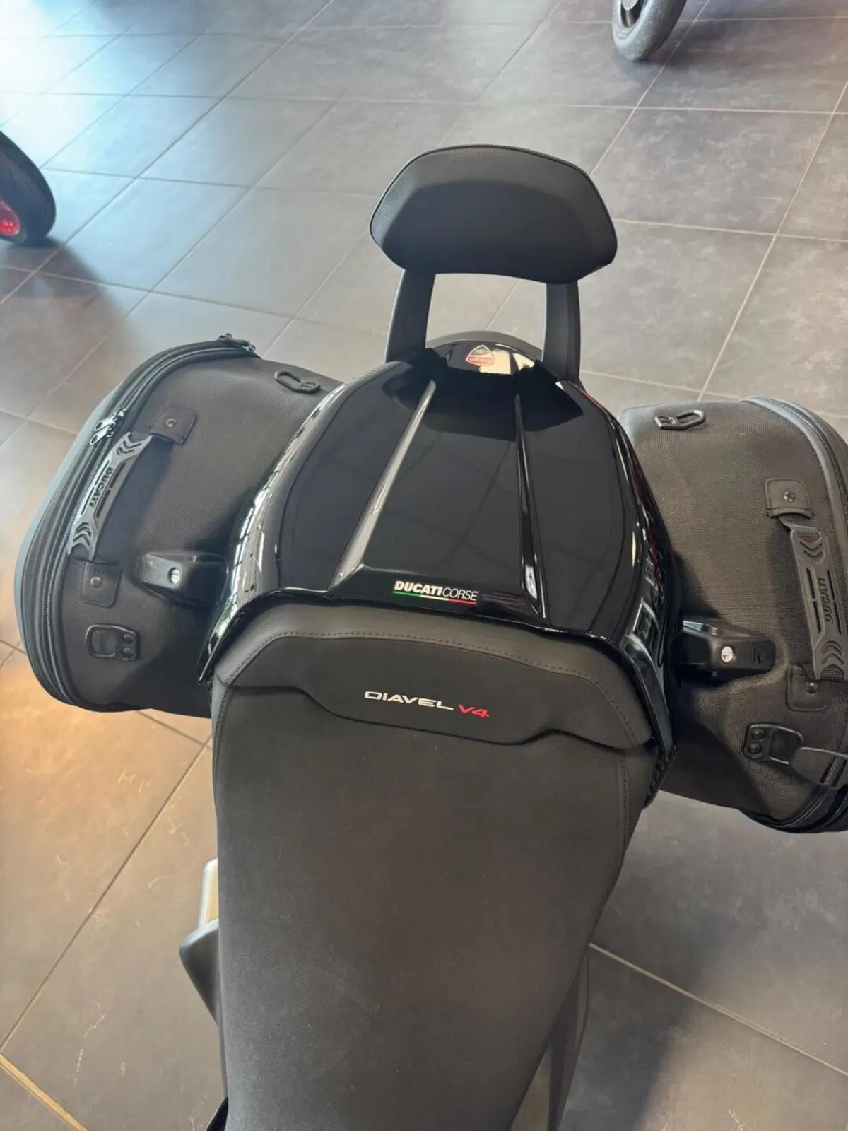 Ducati Diavel V4 (2023 - 26) (13)