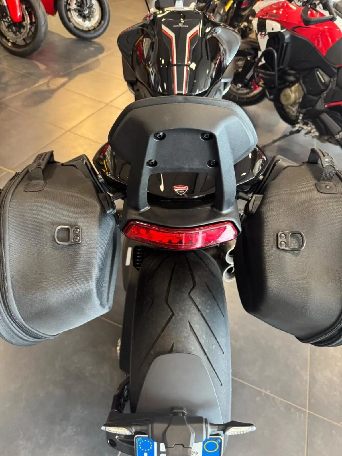 Ducati Diavel V4 (2023 - 26) (14)