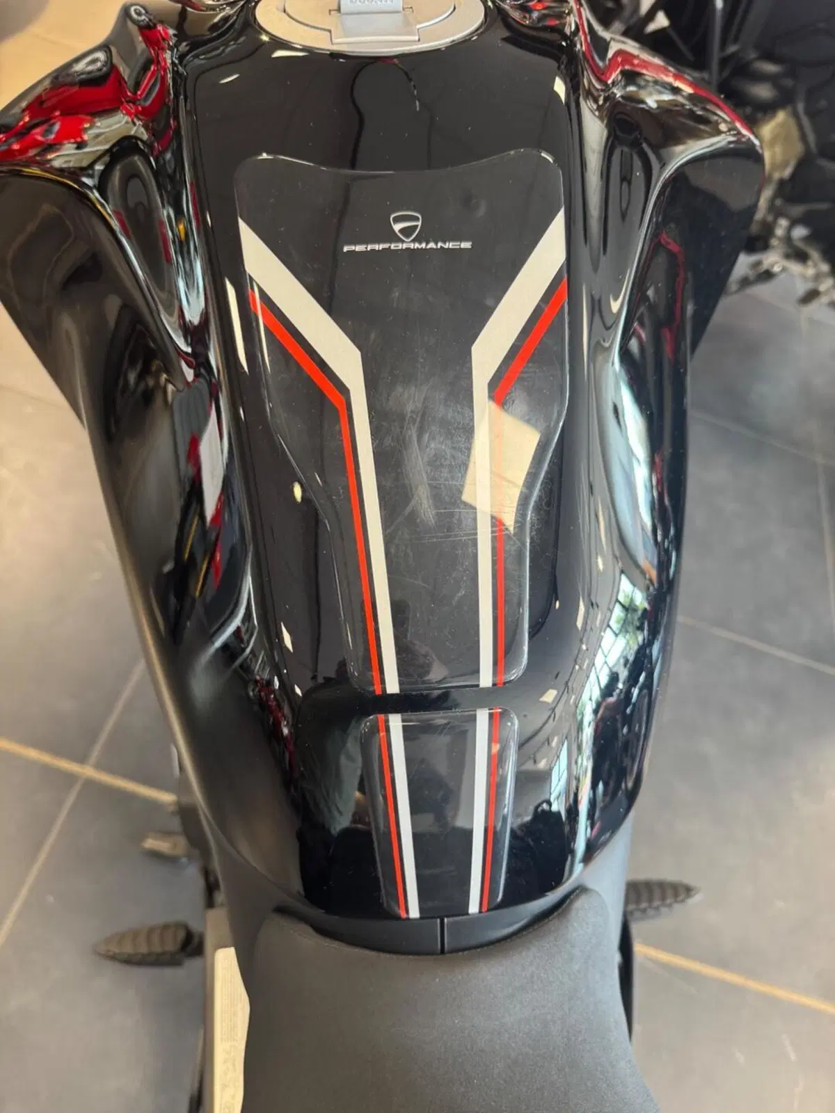 Ducati Diavel V4 (2023 - 26) (15)
