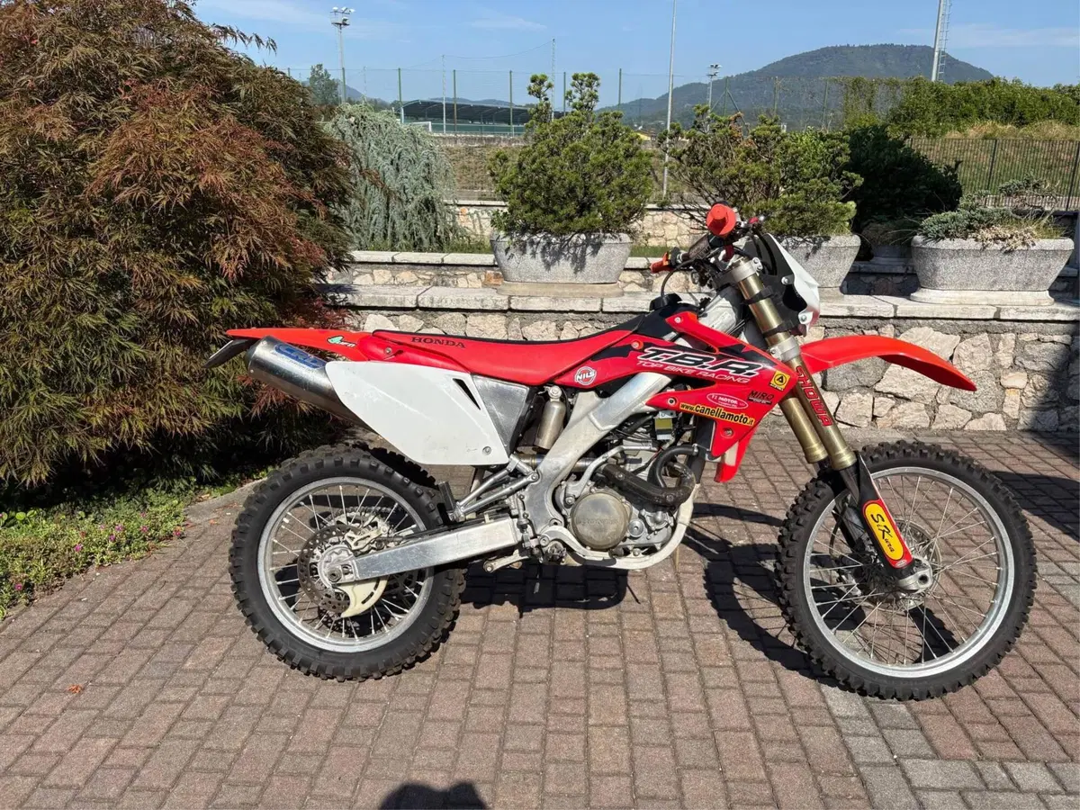 Honda CRF 250R (2005) (2)