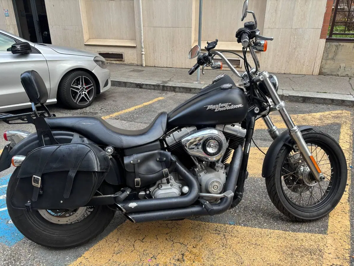 Harley-Davidson 1584 Street Bob (2008 - 15) - FXDB (2)