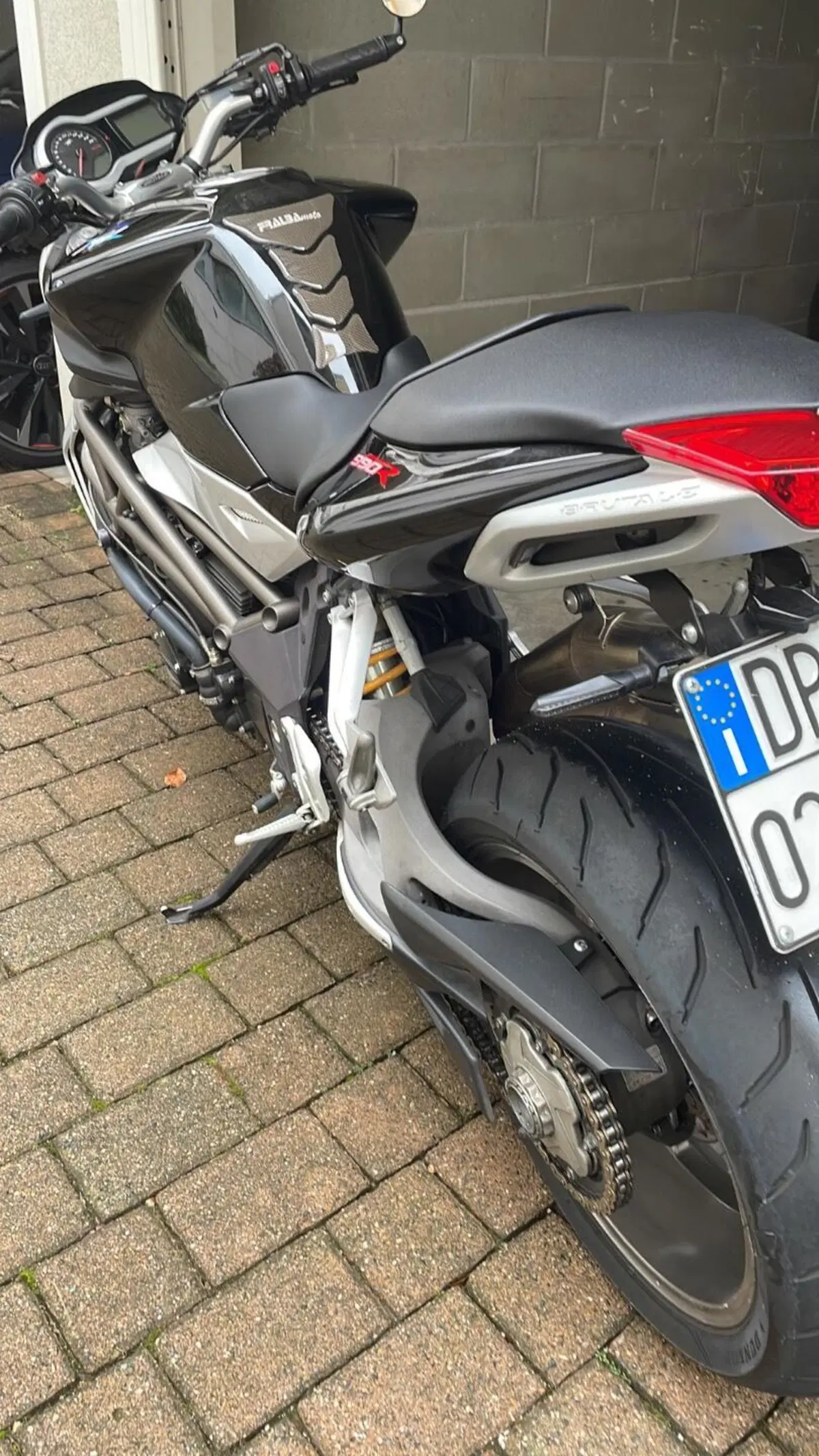 MV Agusta Brutale 990 R (2009 - 12) (3)