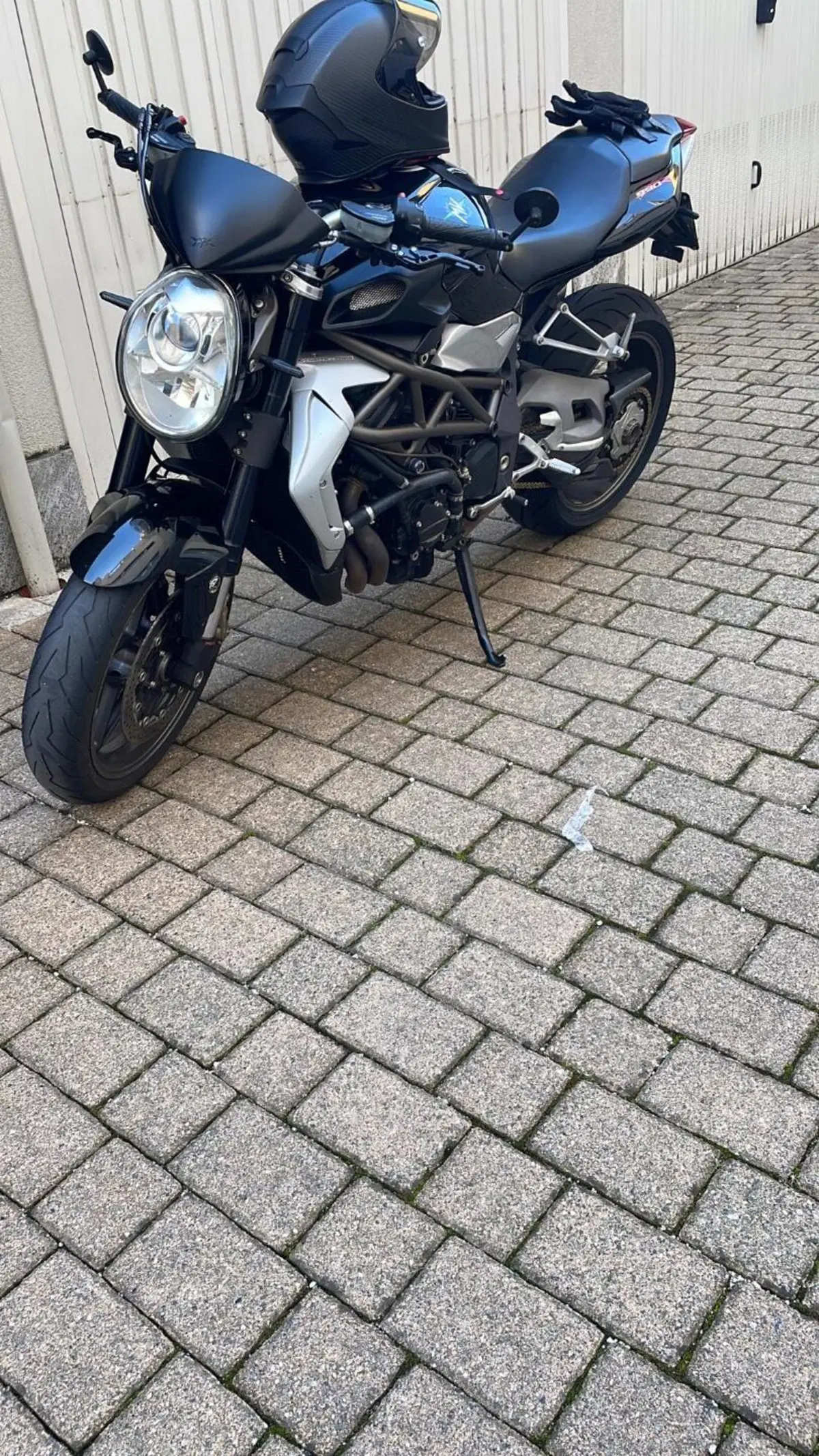 MV Agusta Brutale 990 R (2009 - 12) (7)
