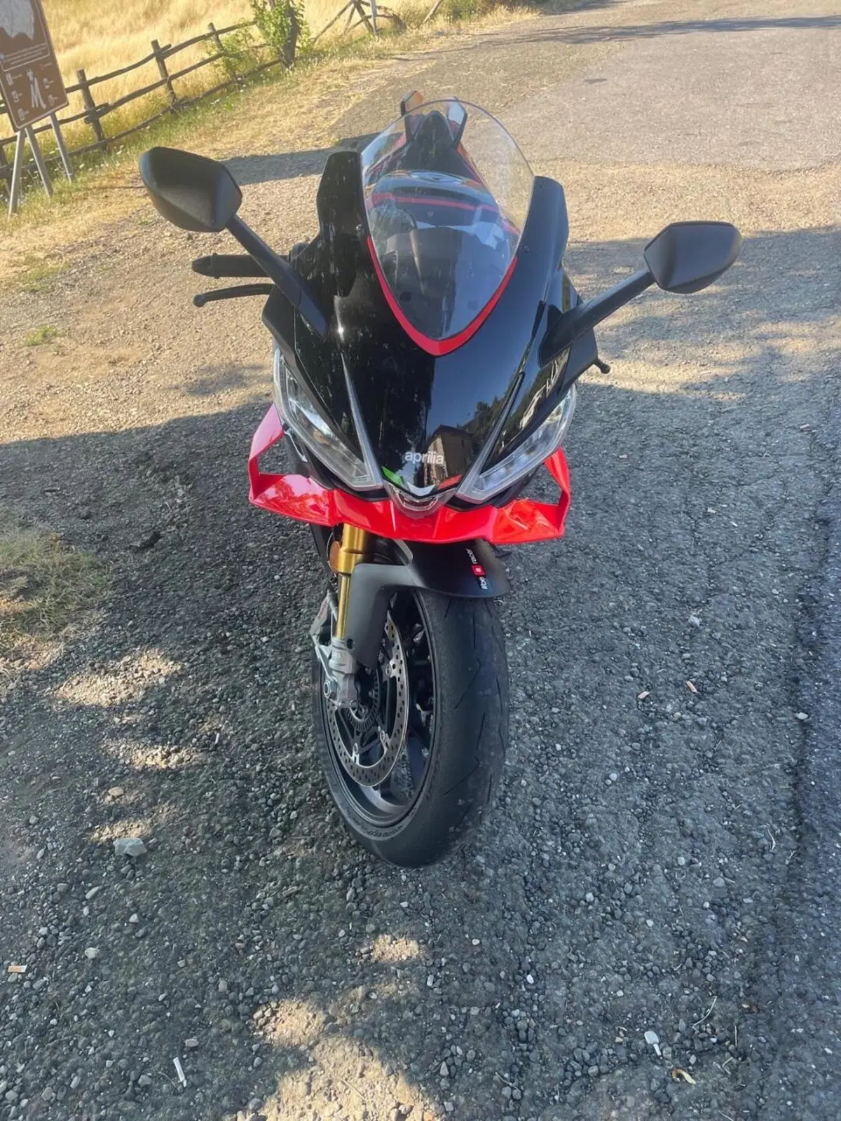 Aprilia RSV4 1100 Factory (2025 - 26) (6)