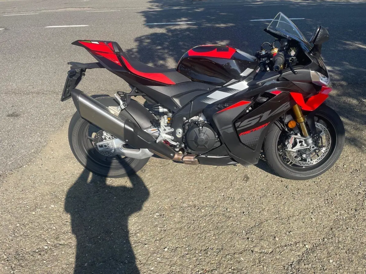 Aprilia RSV4 1100 Factory (2025 - 26) (9)