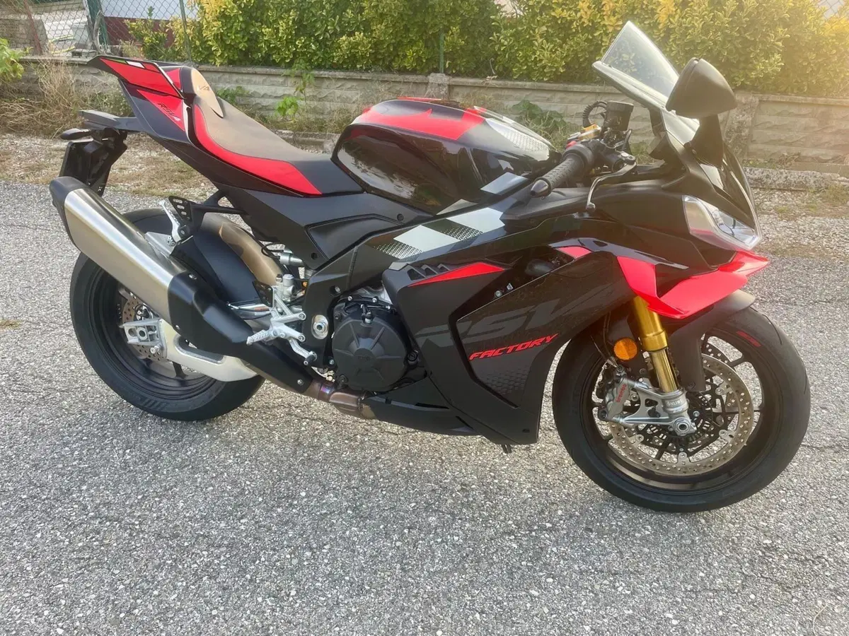 Aprilia RSV4 1100 Factory (2025 - 26) (11)
