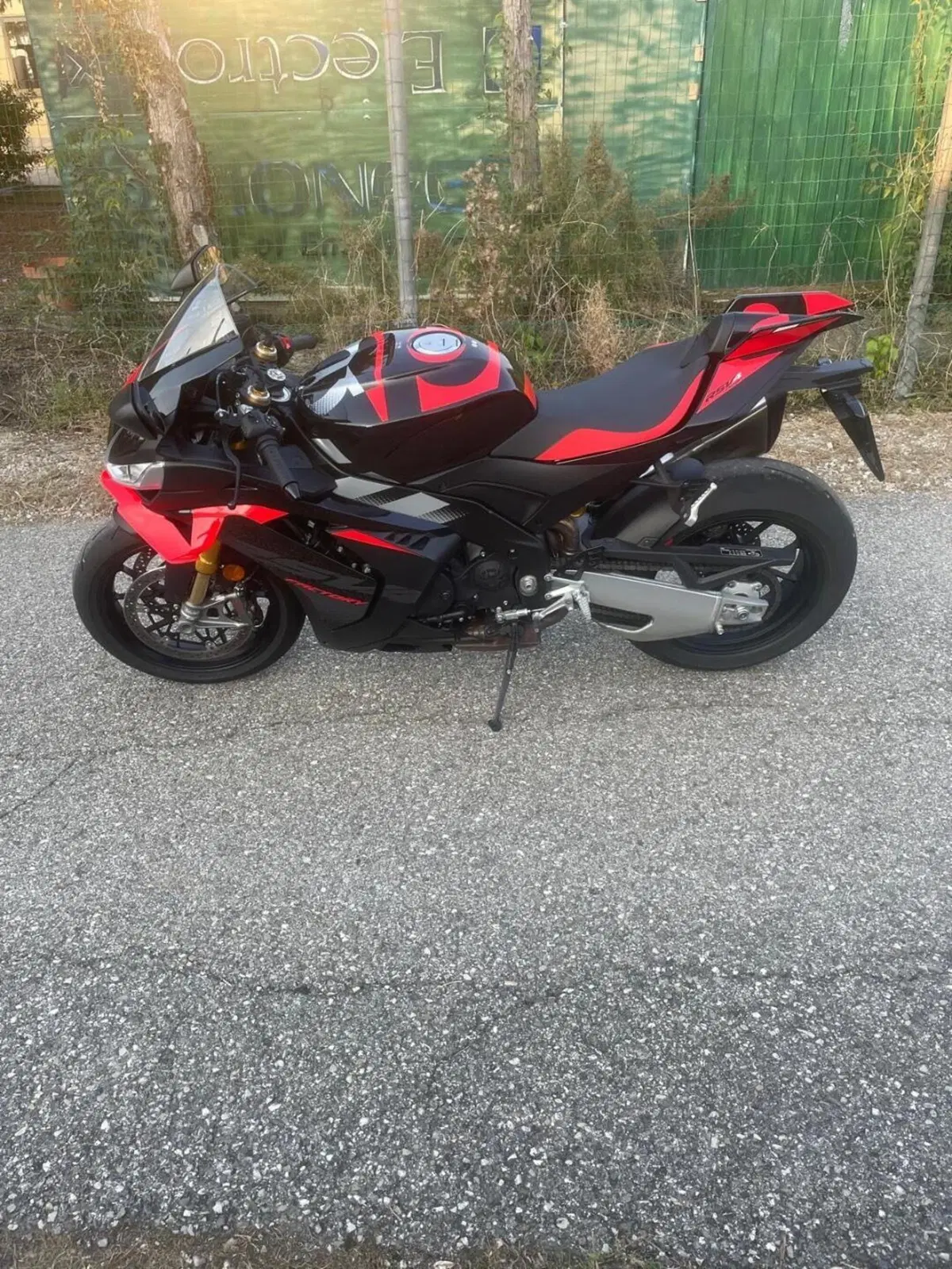 Aprilia RSV4 1100 Factory (2025 - 26) (13)
