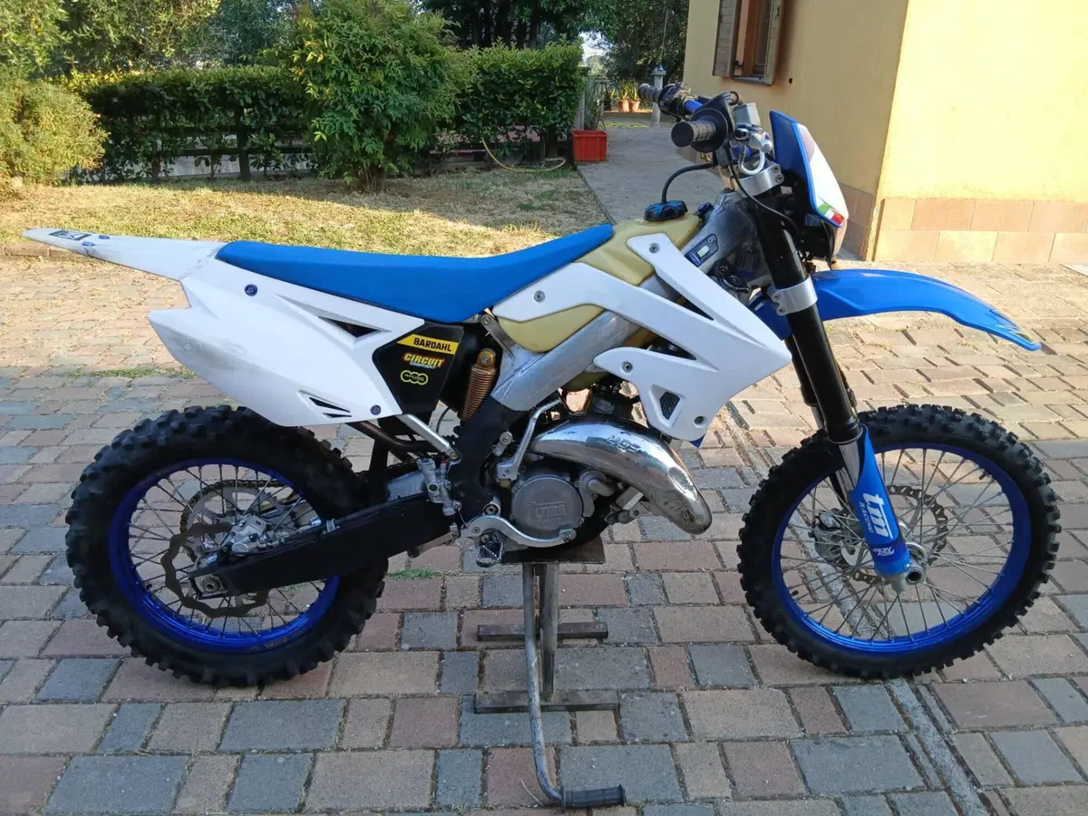 Tm Moto EN 125 (2015) (4)