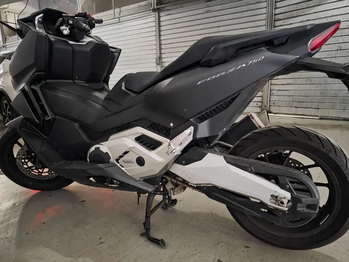 Honda Forza 750 DCT (2021 - 24) (3)