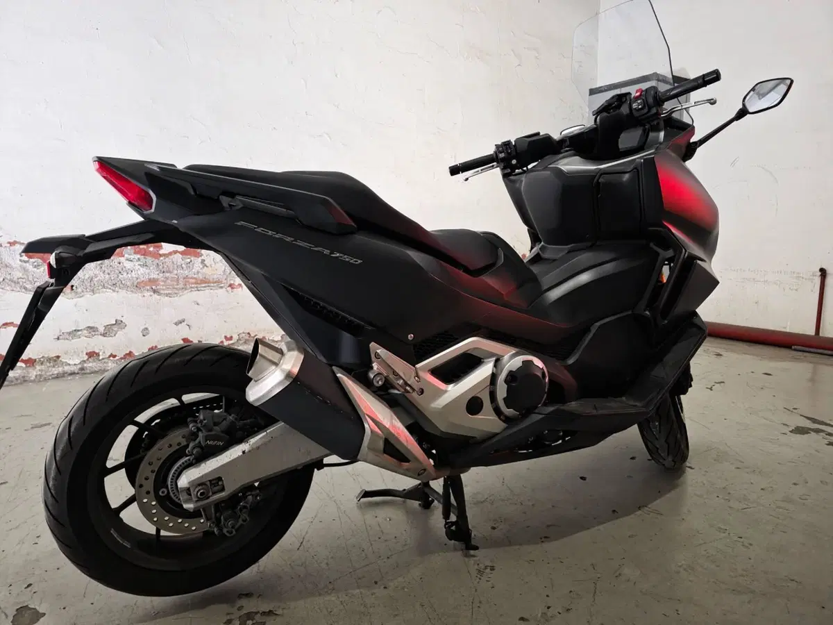 Honda Forza 750 DCT (2021 - 24) (4)