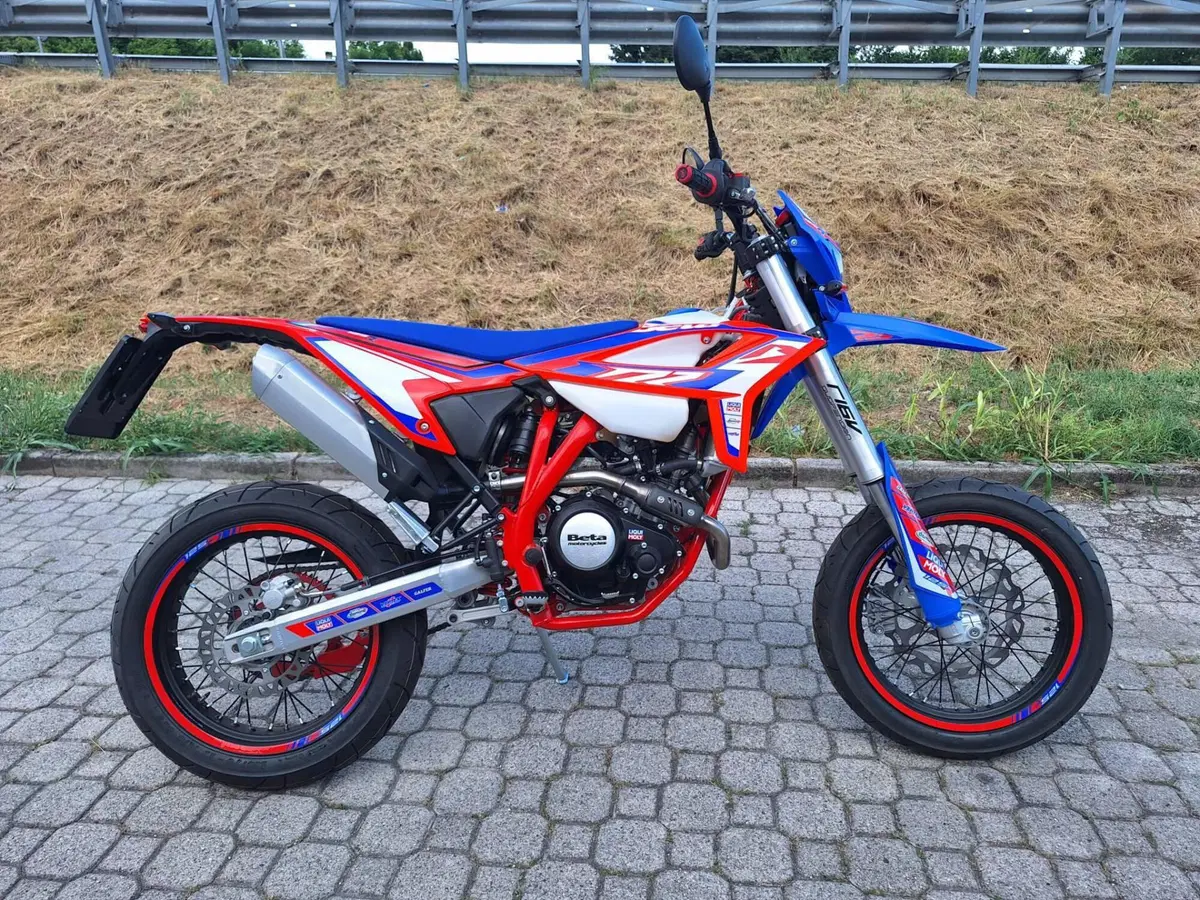 Betamotor RR 125 4T Motard R (2025 - 26) (3)
