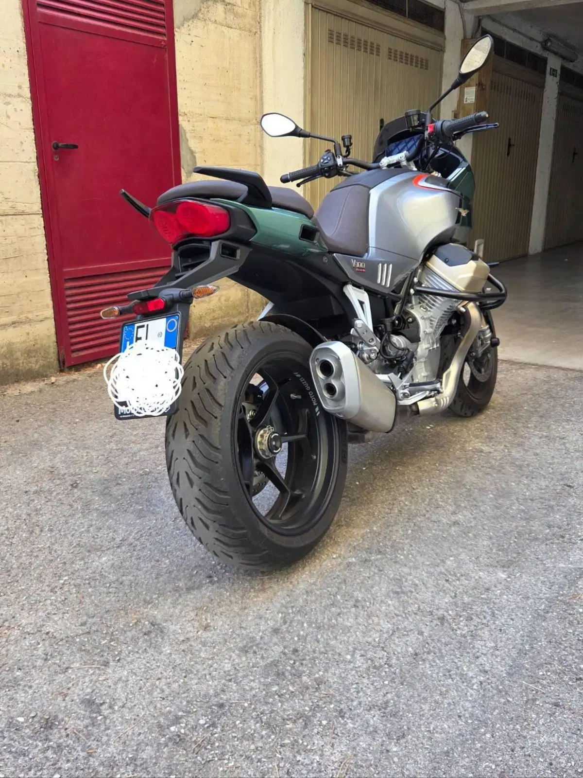 Moto Guzzi V100 Mandello S (2025 - 26) (2)