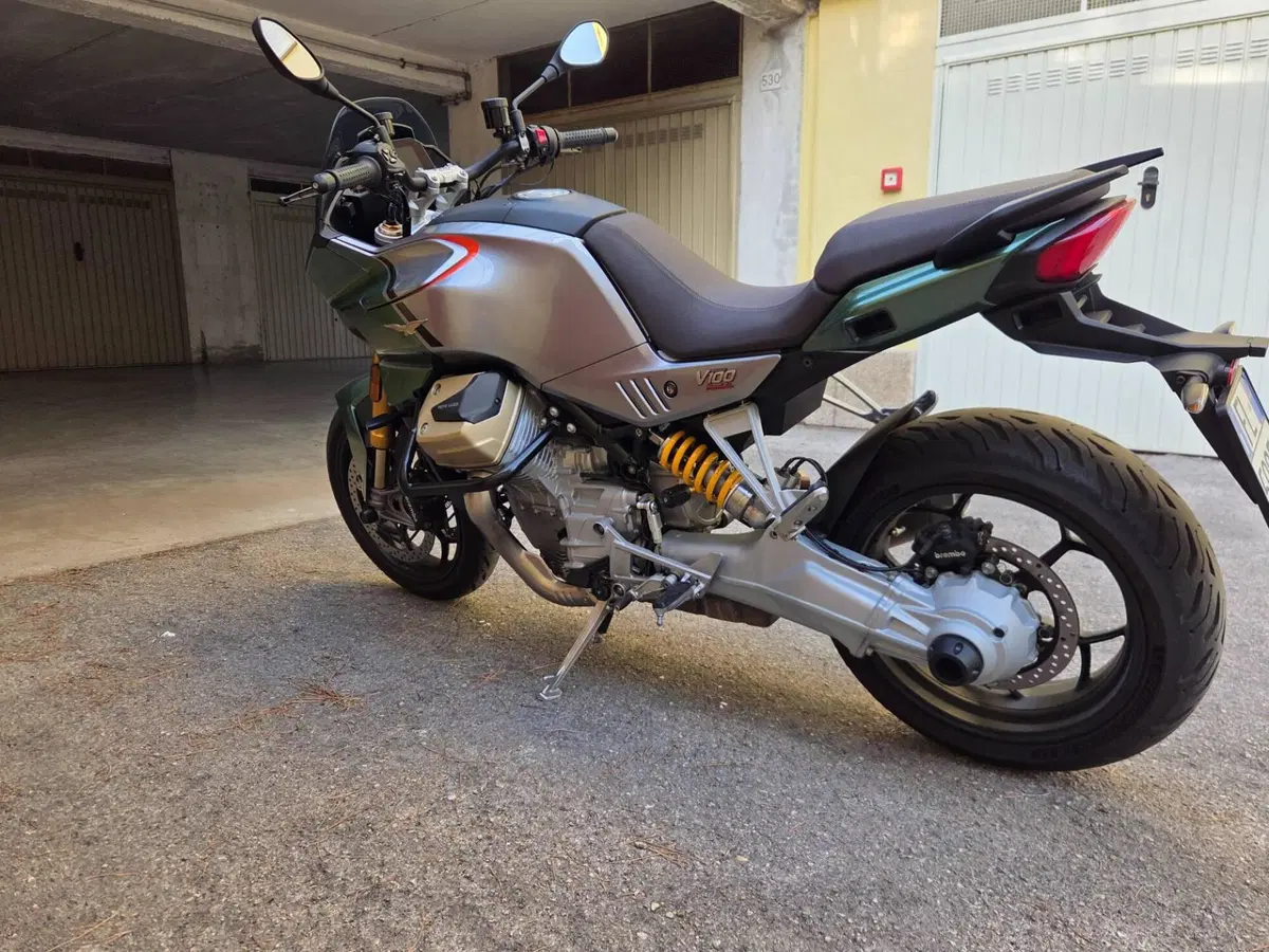 Moto Guzzi V100 Mandello S (2025 - 26) (4)