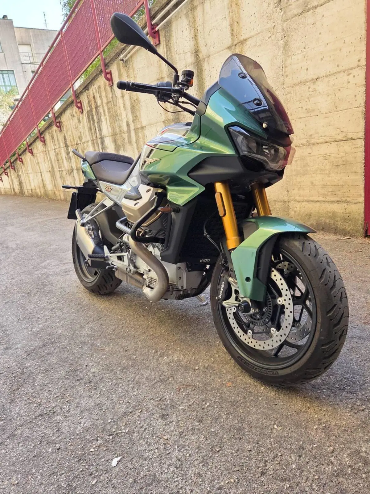 Moto Guzzi V100 Mandello S (2025 - 26) (6)