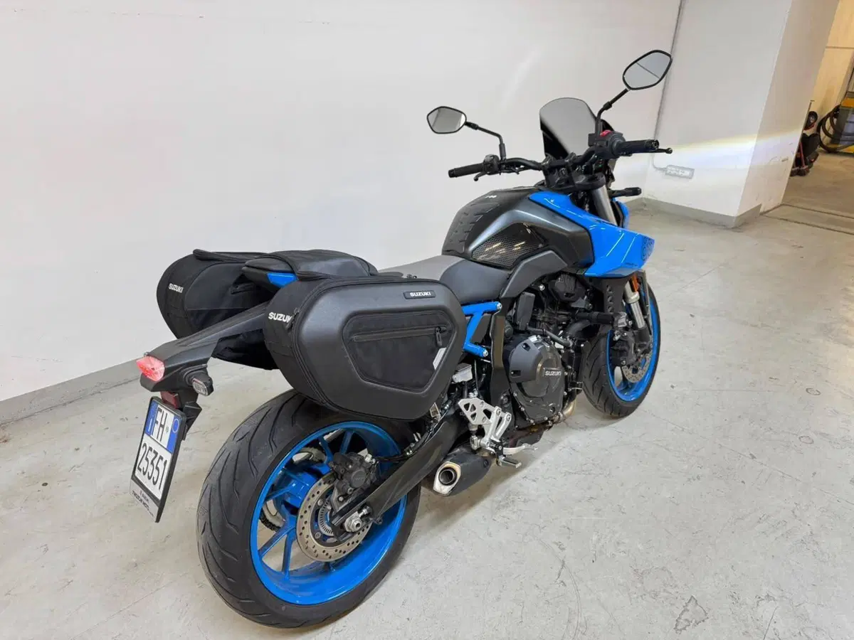 Suzuki GSX-8S (2023 - 24) (6)