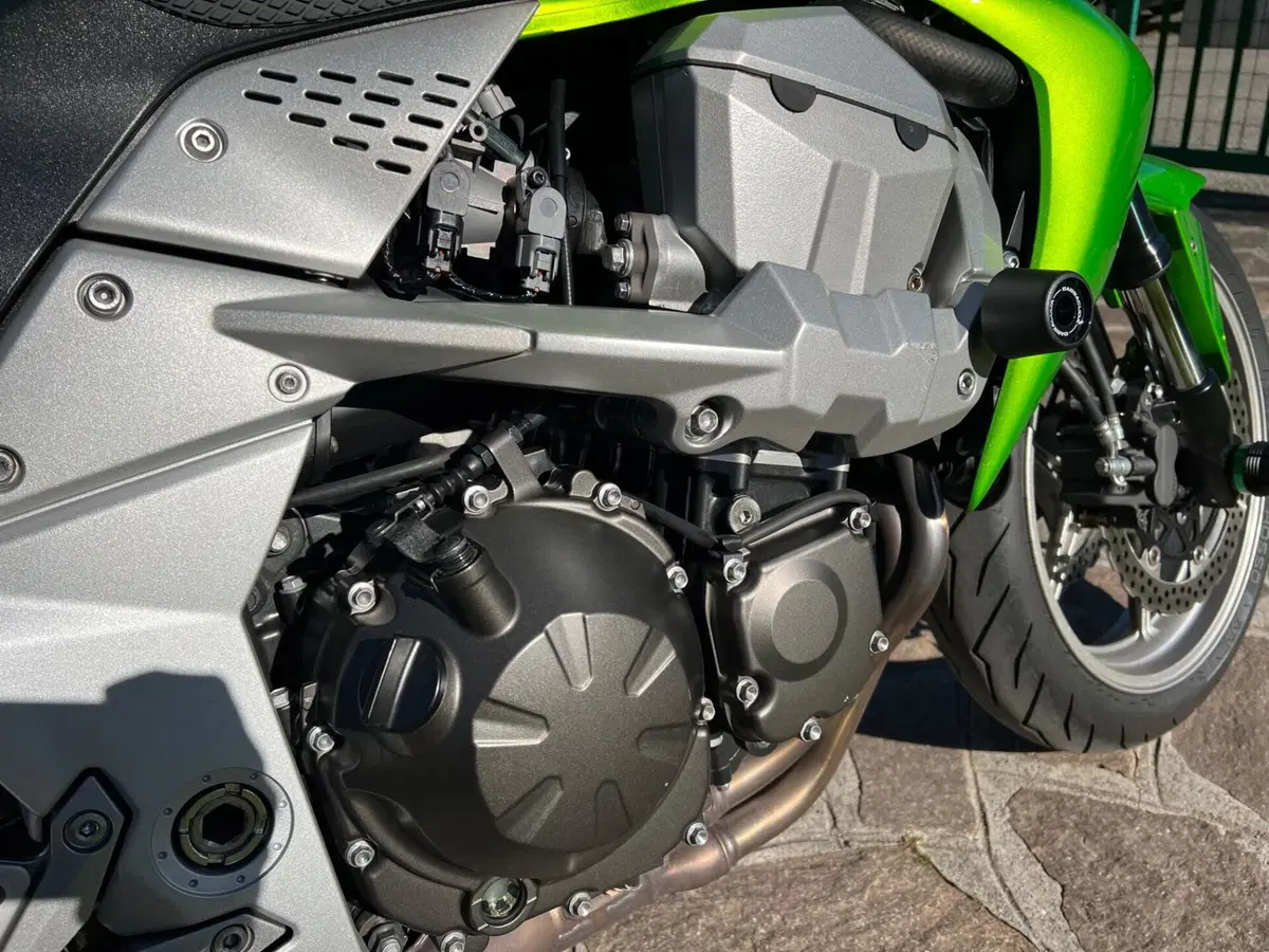 Kawasaki Z 750 (2007 - 14) (3)