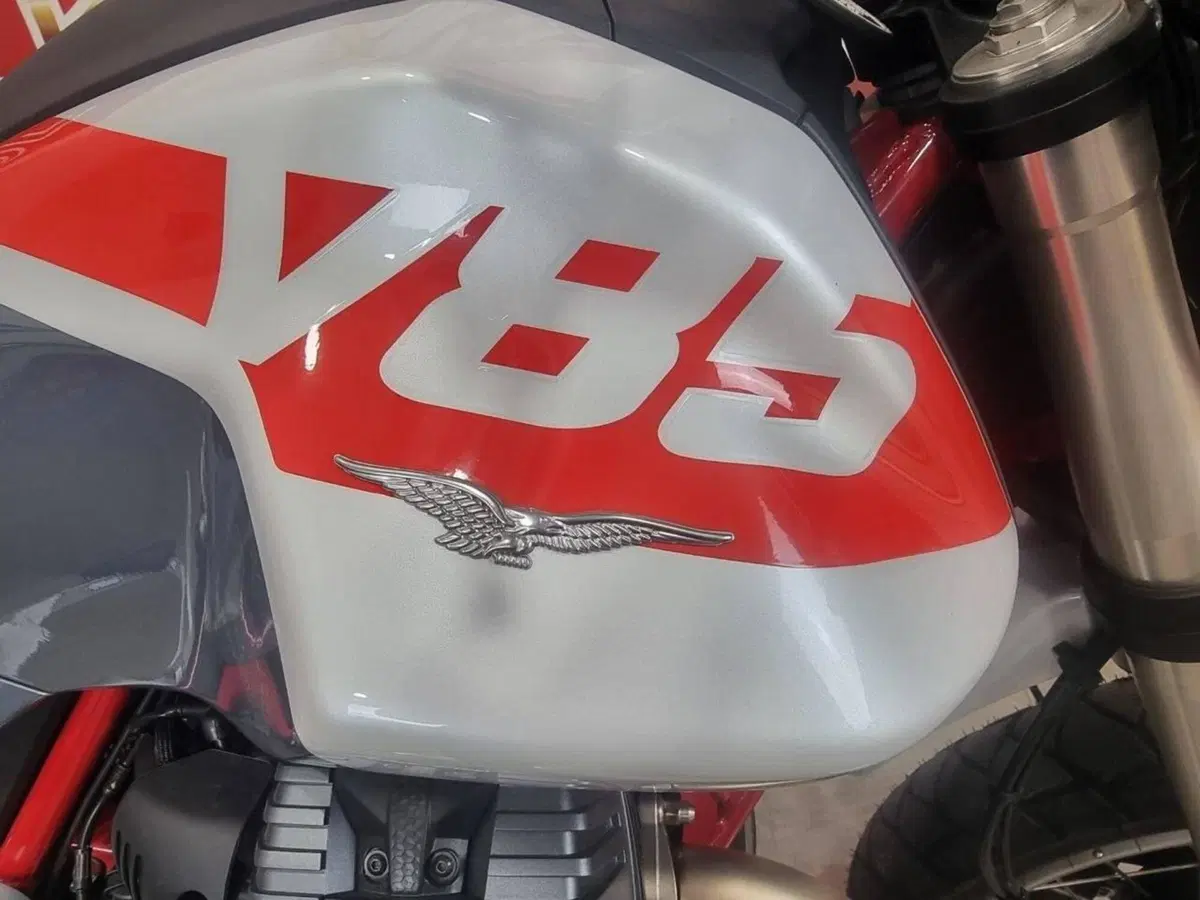 Moto Guzzi V85 TT (2024 - 26) (7)
