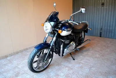 Triumph Bonneville SE (2009 - 13) usata