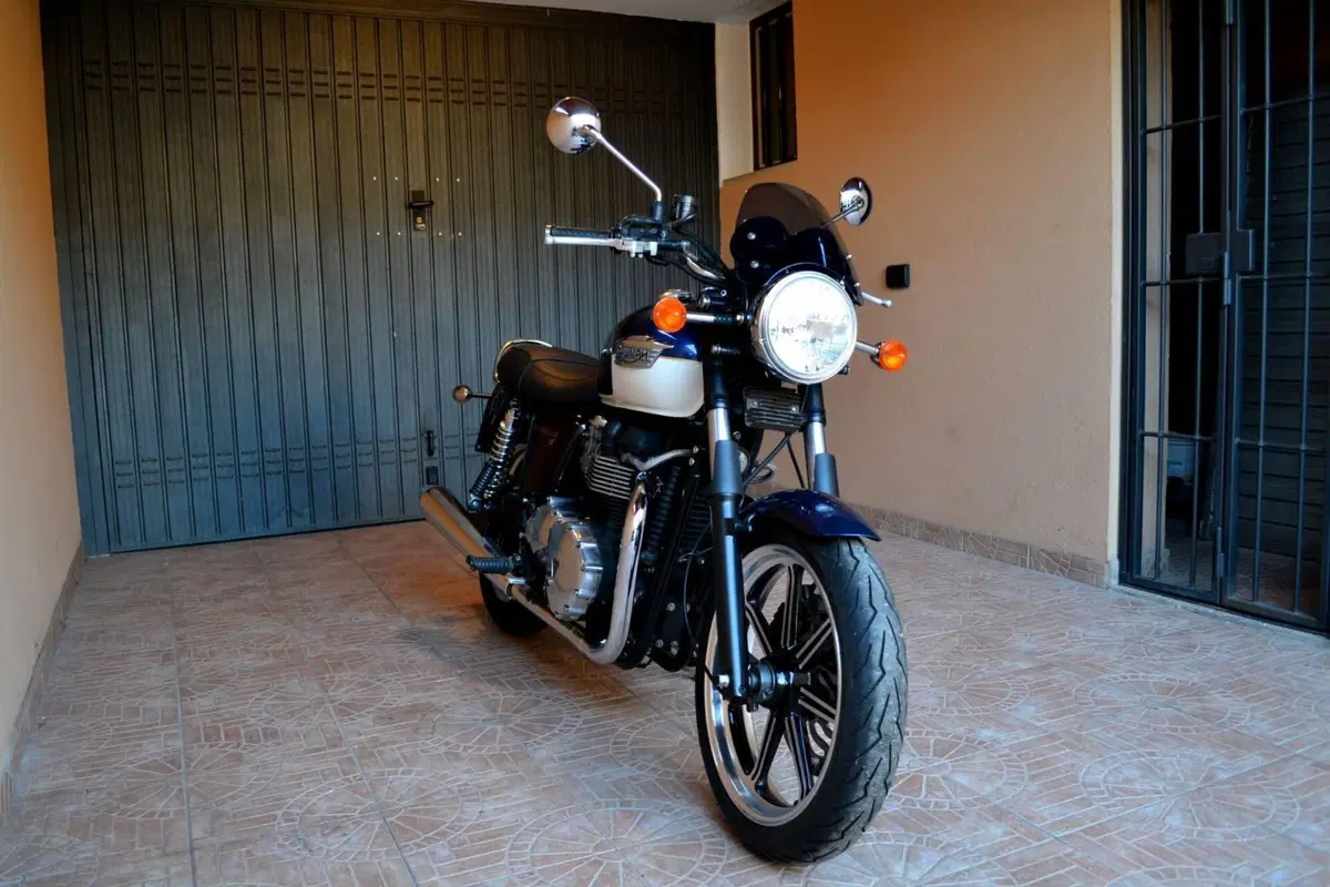 Triumph Bonneville SE (2009 - 13) (2)