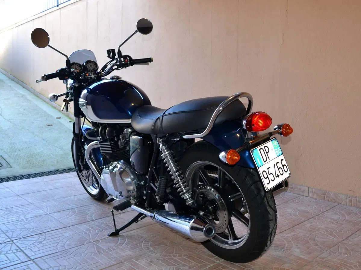 Triumph Bonneville SE (2009 - 13) (3)
