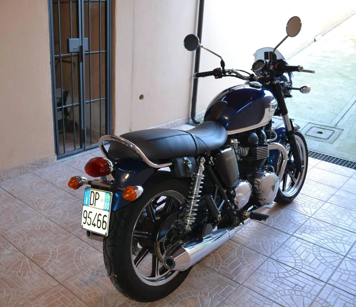Triumph Bonneville SE (2009 - 13) (4)
