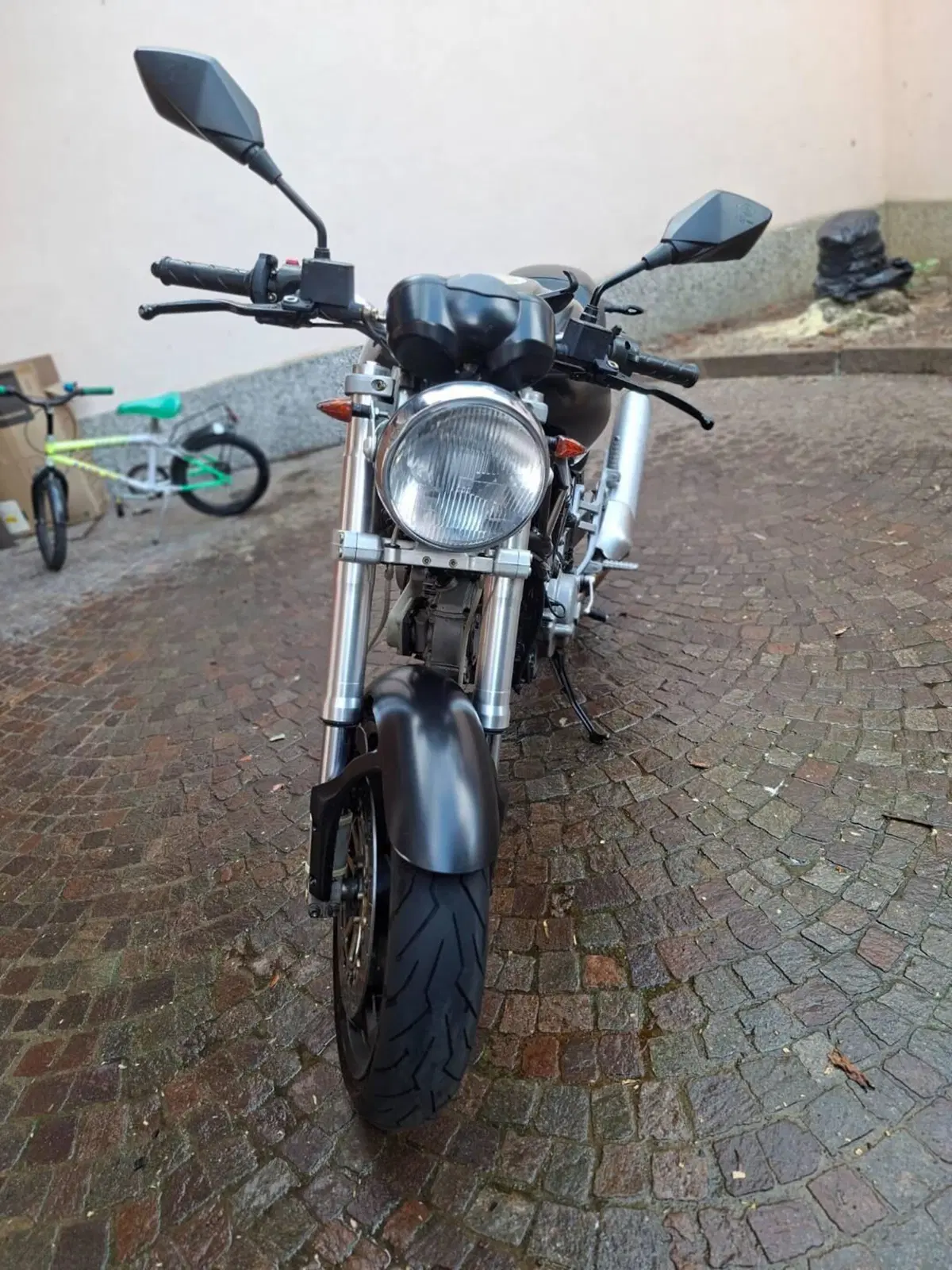 Ducati Monsters 620 i.e. dark (2)