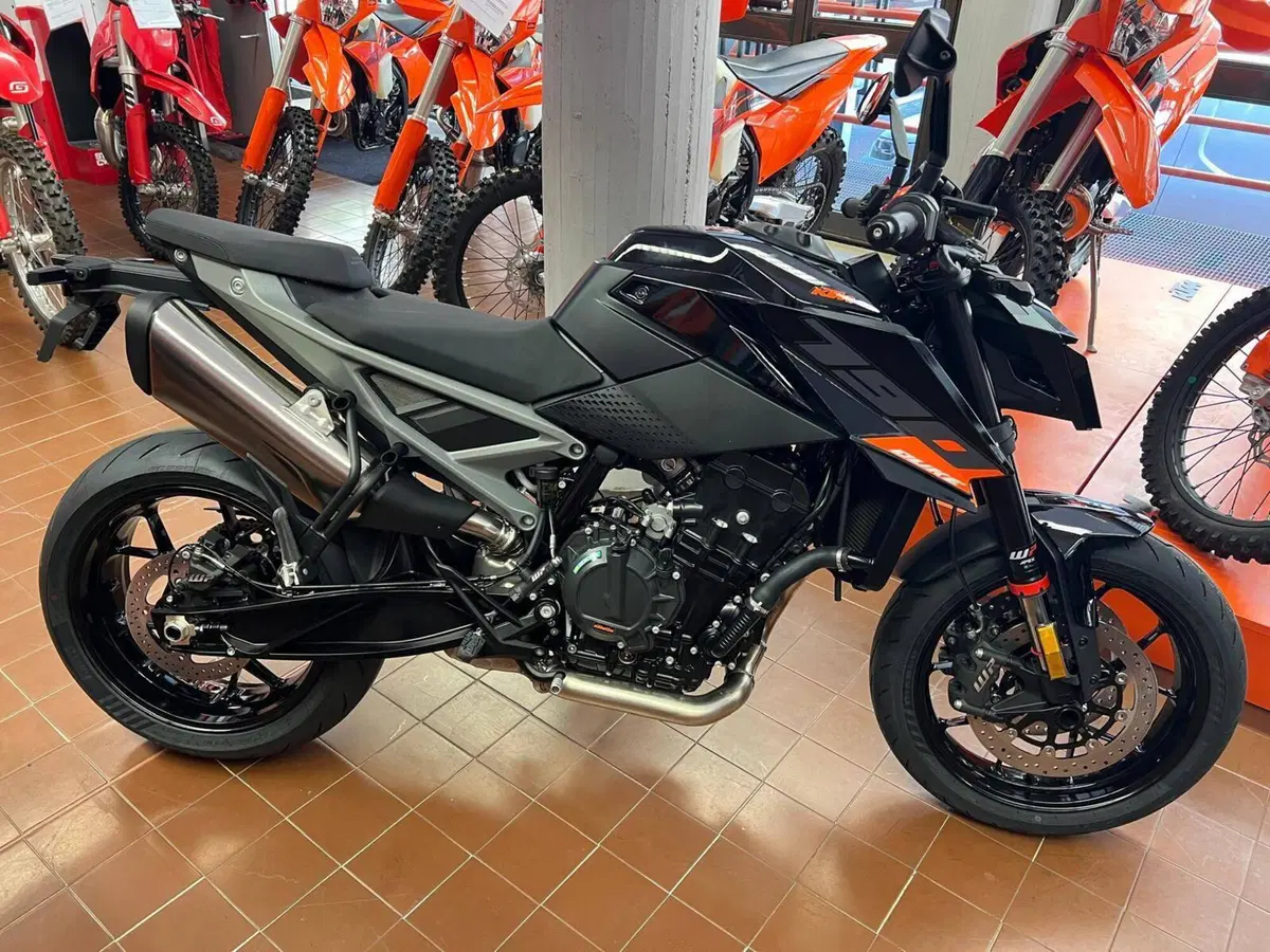 KTM 790 Duke (2027)