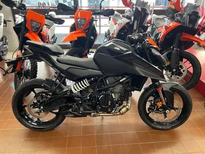 KTM 125 Duke (2026) nuova