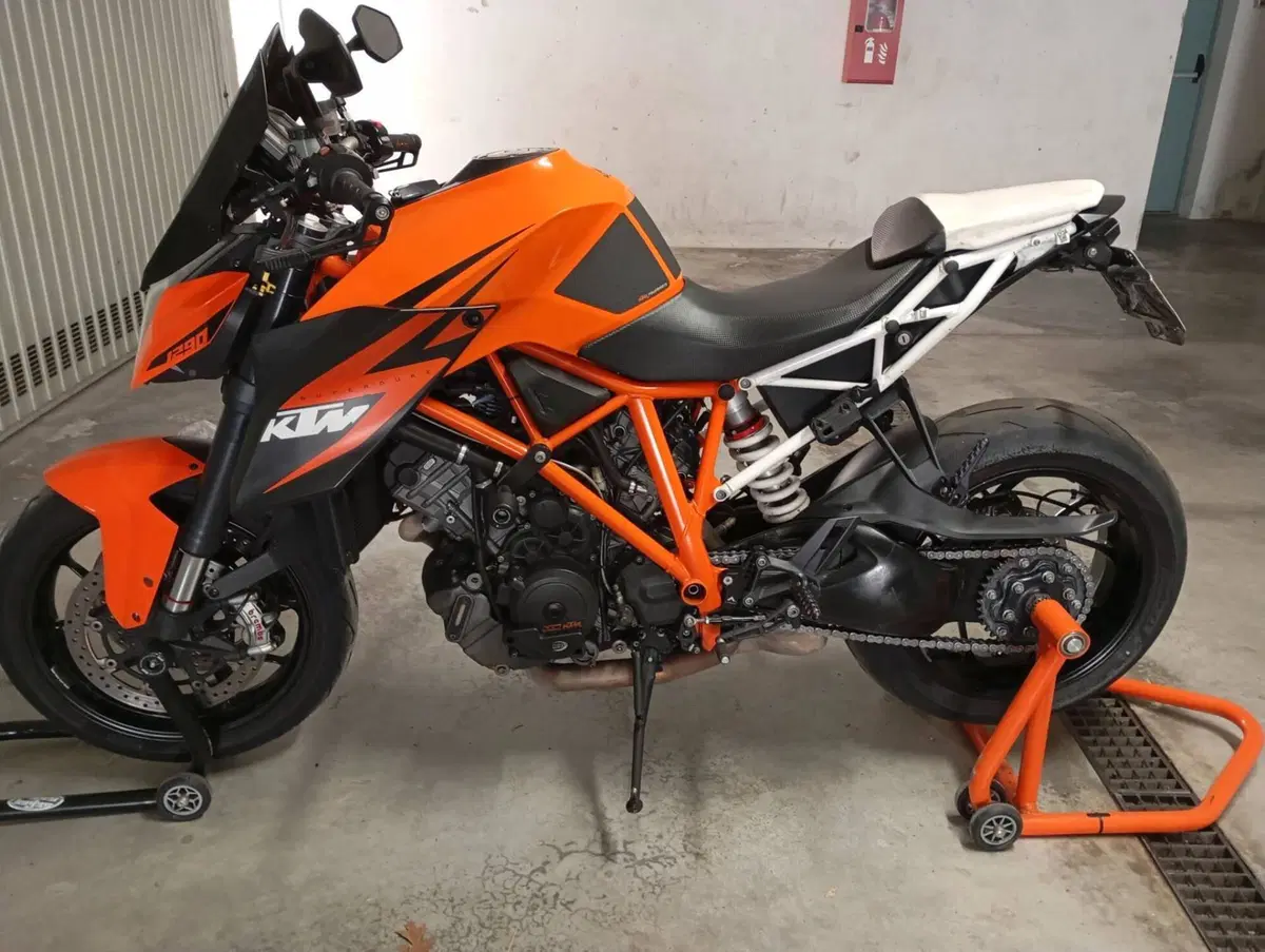 KTM 1290 Super Duke R ABS (2014 - 16) (2)