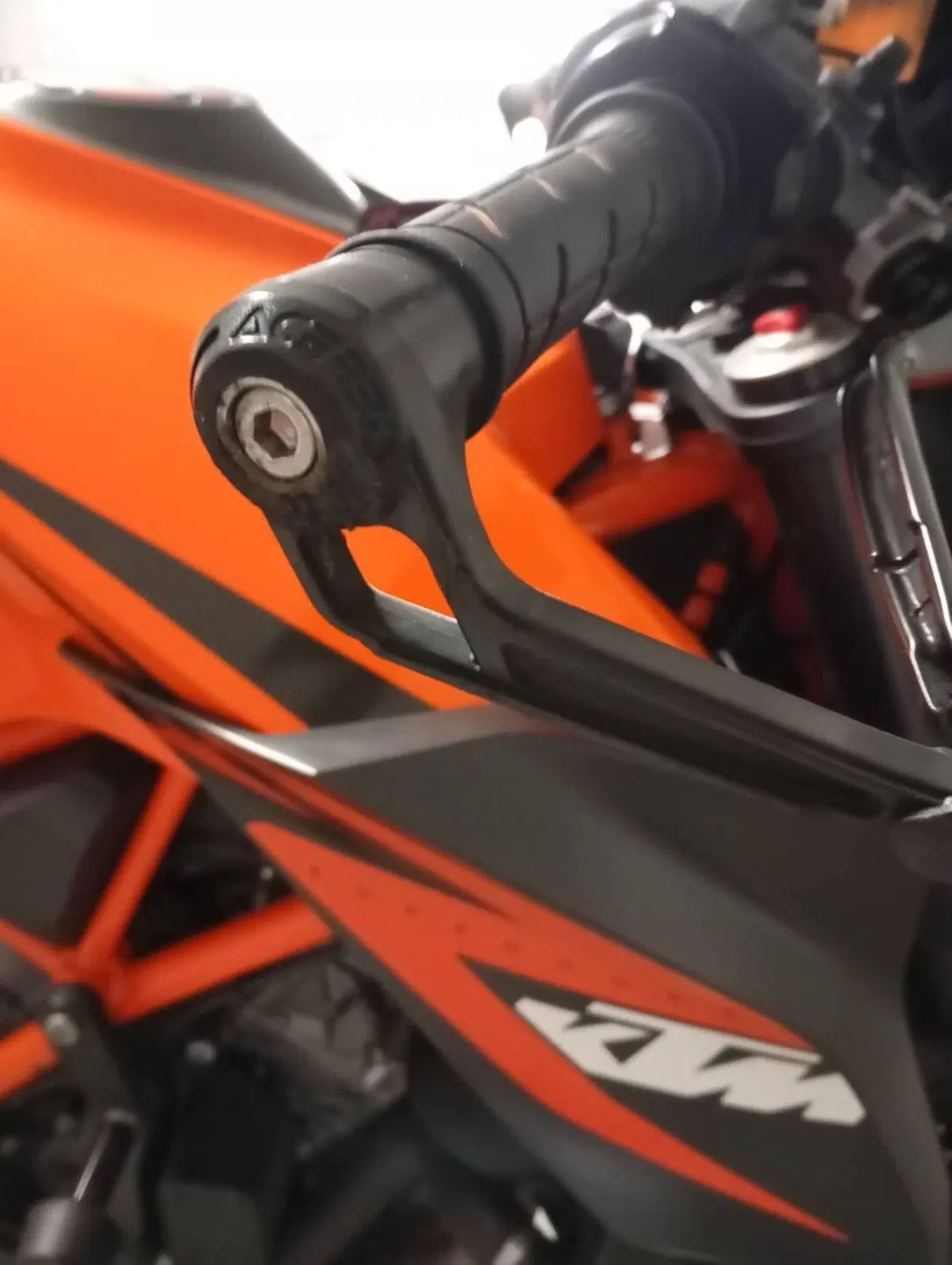 KTM 1290 Super Duke R ABS (2014 - 16) (6)