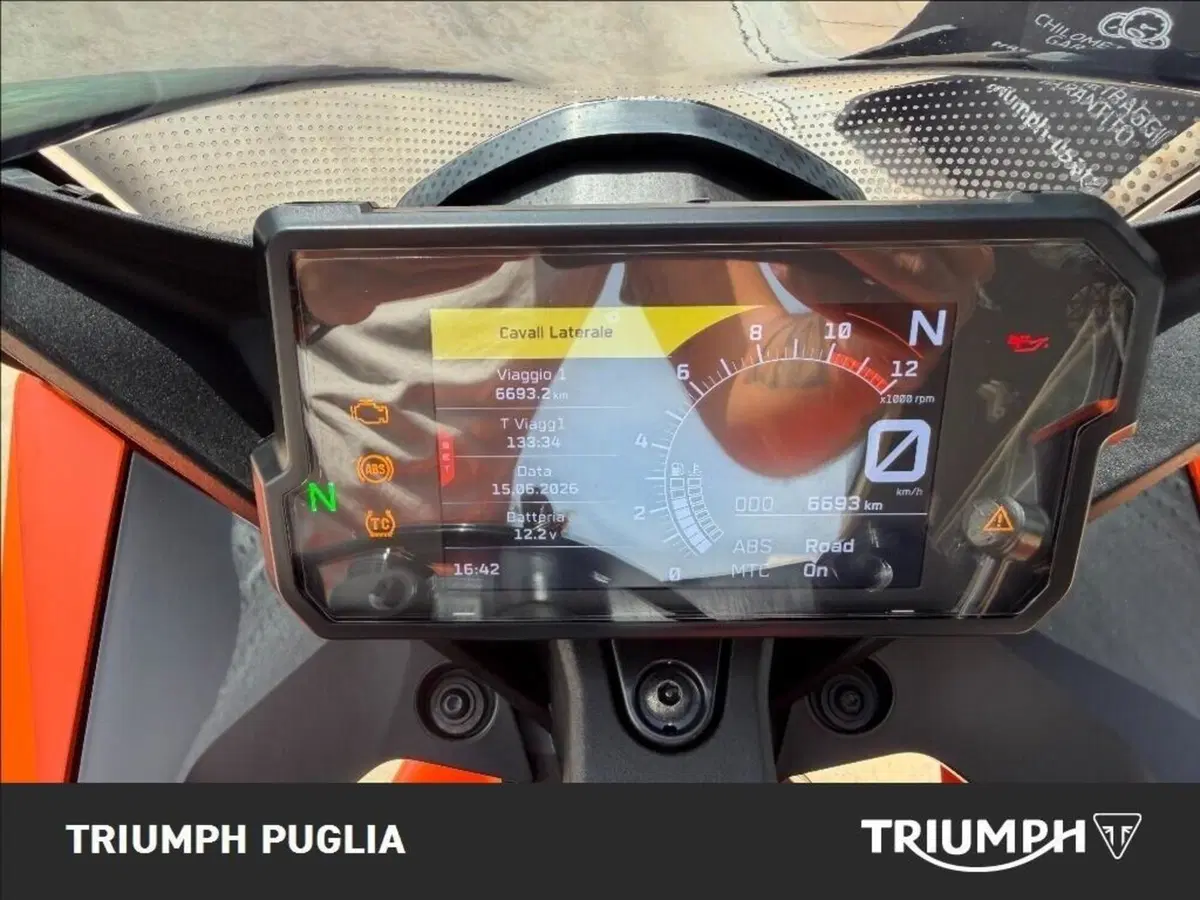 KTM RC 390 (2022 - 26) (2)