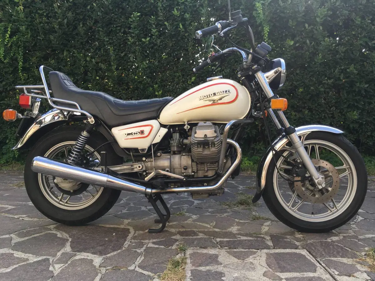 Moto Guzzi V35c (2)